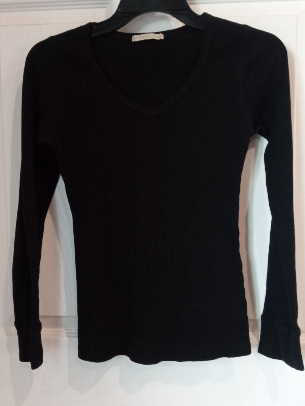 Active USA Black V-Neck Long Sleeve Thermal Top
